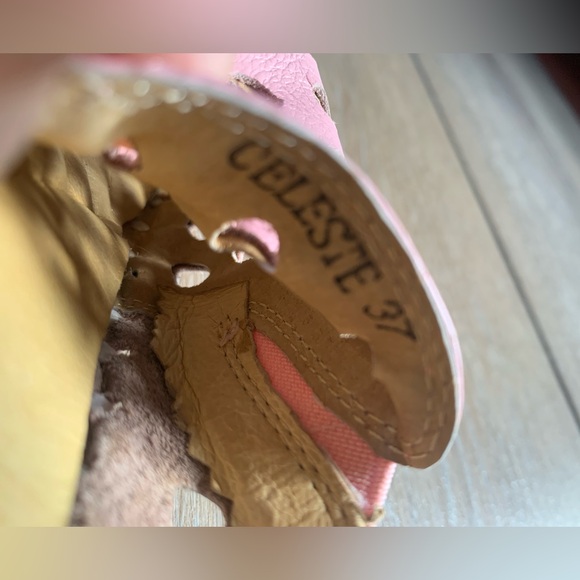 Pink Leather Kiss Kiss flats with cutout - Picture 11 of 12